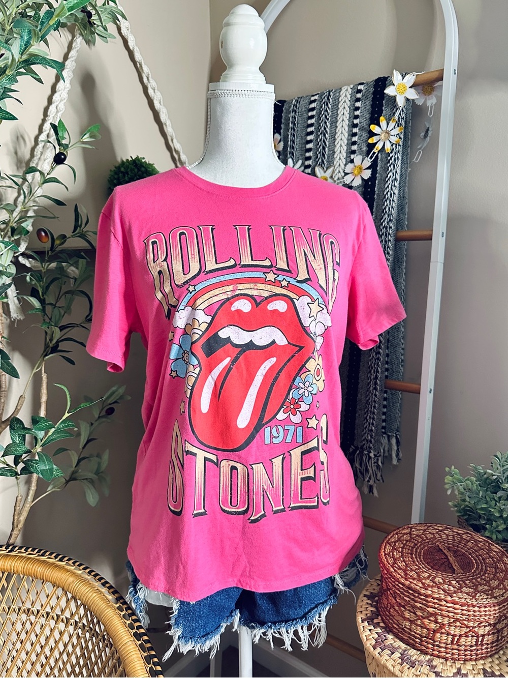 Rolling Stones 1971 UK Tour Graphic Band Tee Pink Size Small Medium Retro Rock